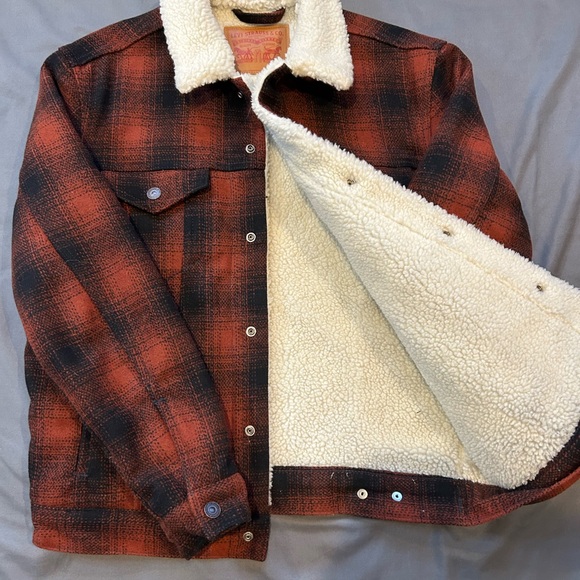Levi's Plaid Sherpa Trucker Jacket (LIKE NEW) - Picture 3 of 7
